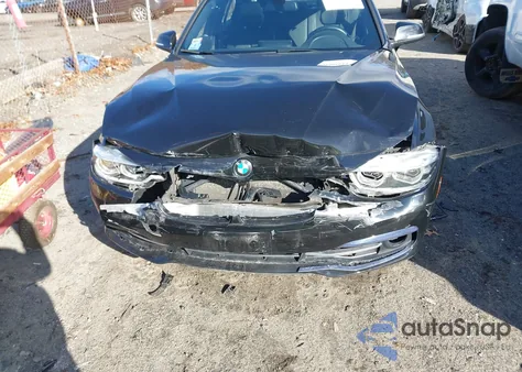 2018 BMW 330I xDrive z USA, uszkodzony, nr VIN WBA8D9G50JNU68647